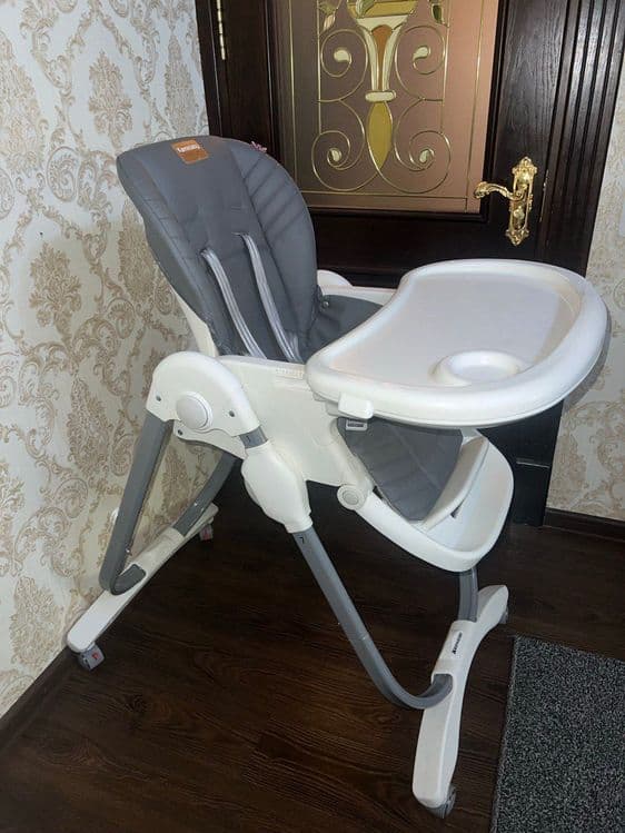 Стульчик для кормления фирмы Karma baby — 2