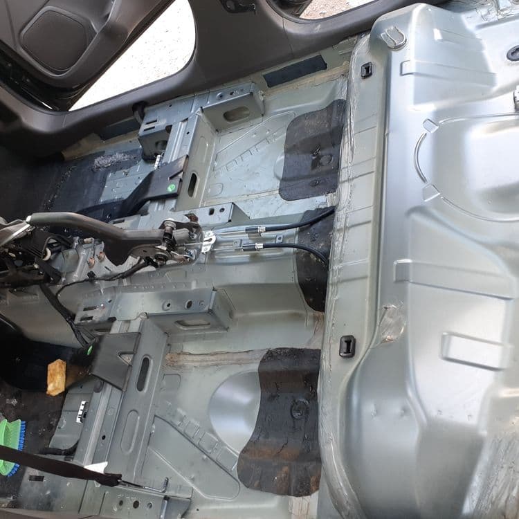 Химчистка  салона  авто   Полировка  авто  кузова Аксия  600000  сум — 3