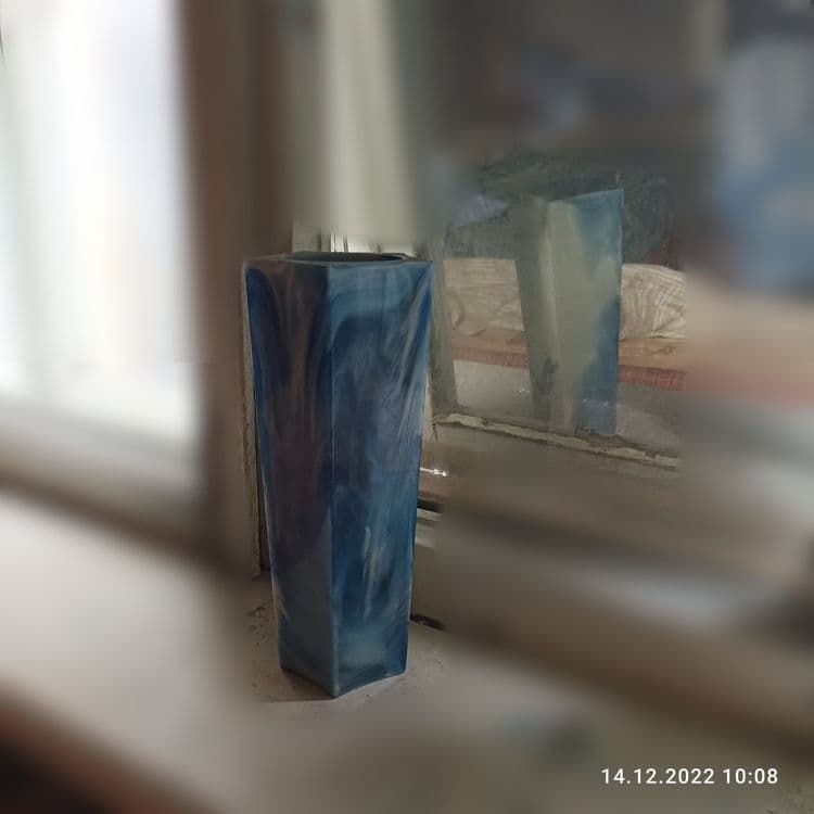 Ваза для цветов белая с синим оттенком — 3