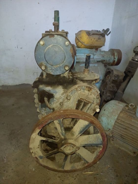 vakumli nasos bor 8-9 oy ishlagan — 1