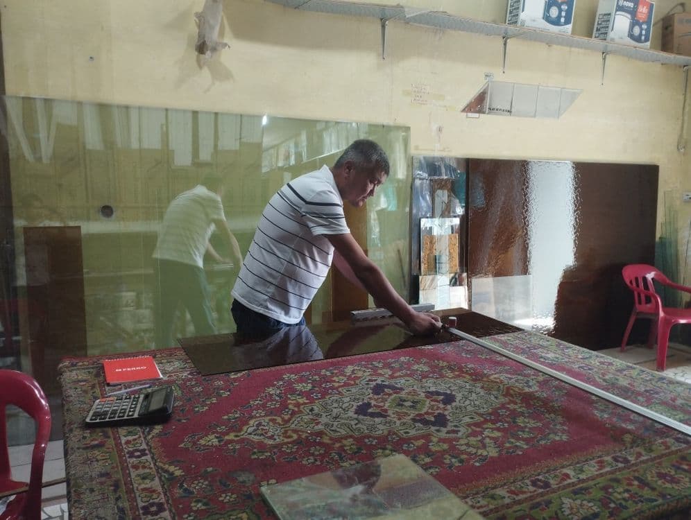 Oyna kesish xizmati oʻrnatib berish xizmatlari mavjud — 1