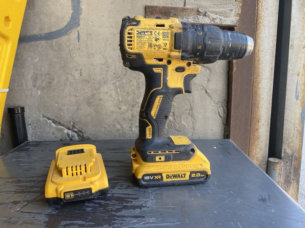 * DeWalt шуруповерт оригинал США в комплекте с 2-мя аккумуляторами — 2