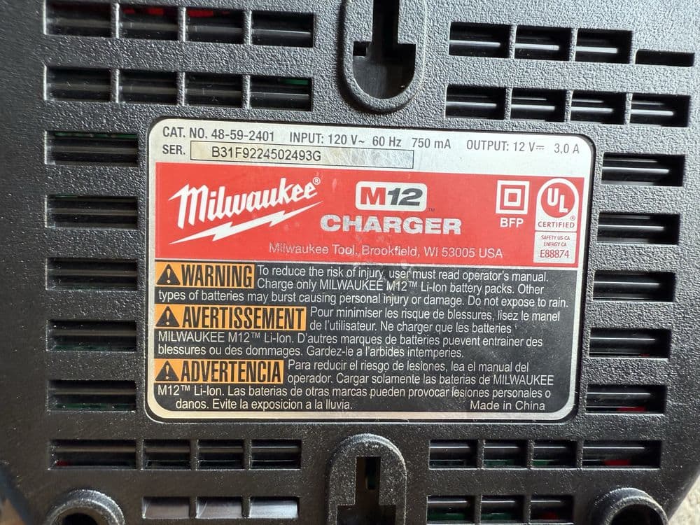 * оригинальное зарядное устройство для Bosch и Milwaukee — 4
