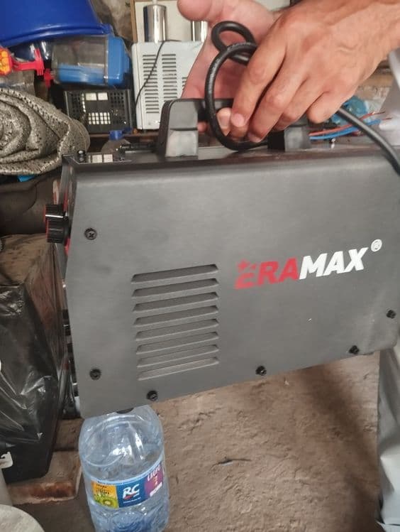 Svarichniy aparat 220 volt Pol Avtamat birga ERAMAX — 3