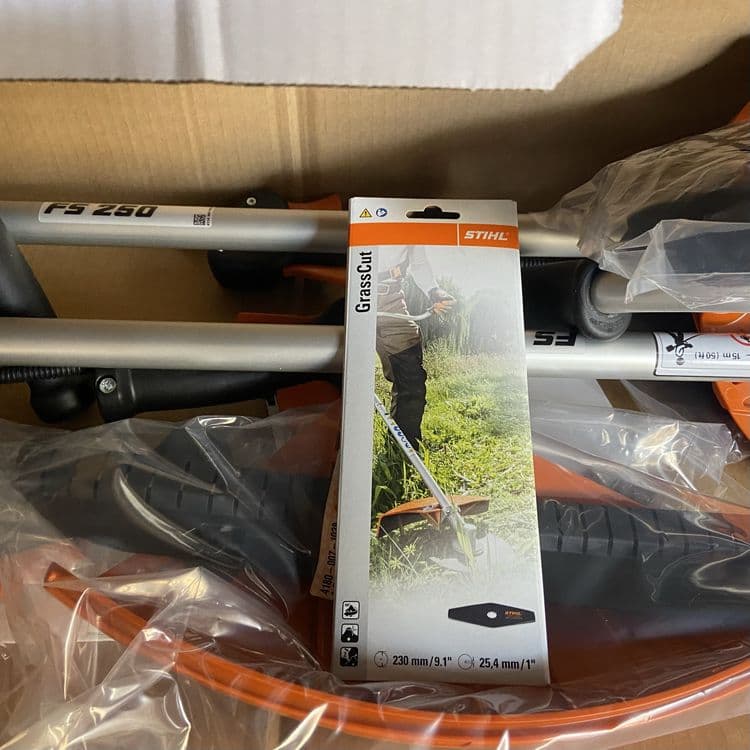 Бензиновый триммер Stihl Fs 250 (газонокосилка, мотокоса) — 4