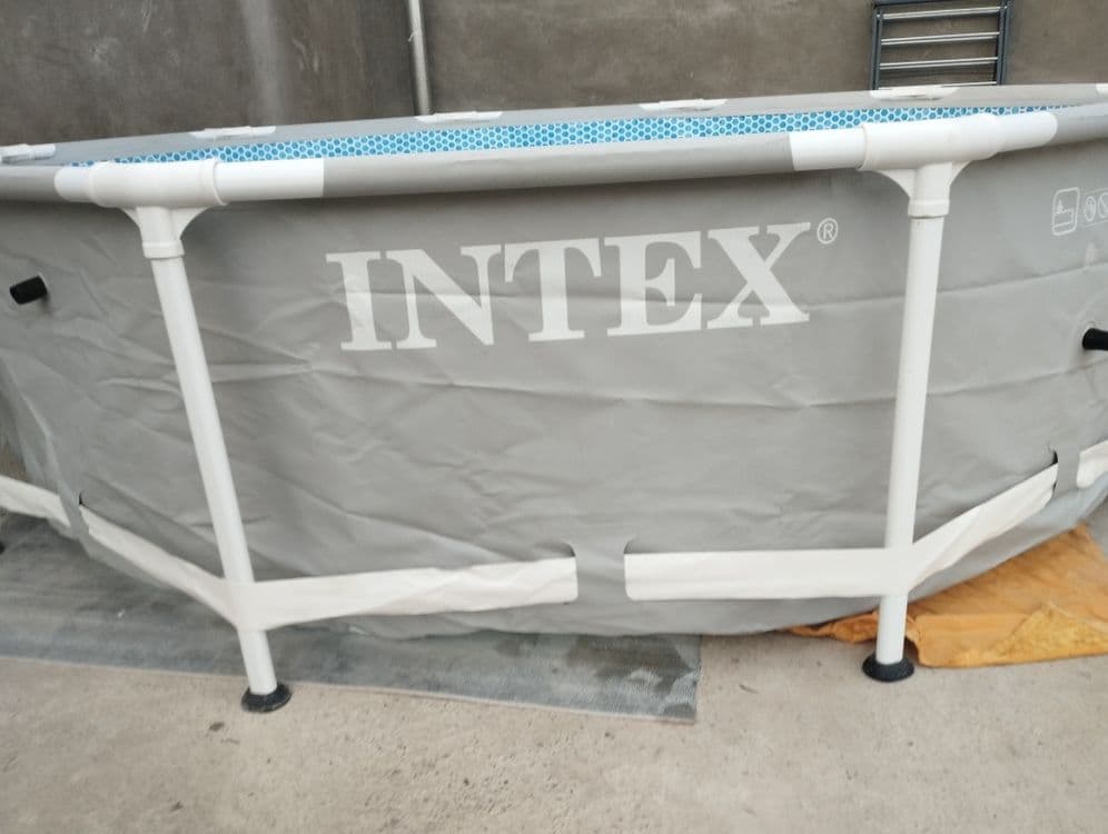 Intex basen 4.5 tonna suv sigadi  srochna sotiladi — 3