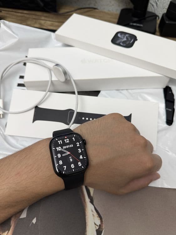 Iwatch 11. 46 mm Black. — 1