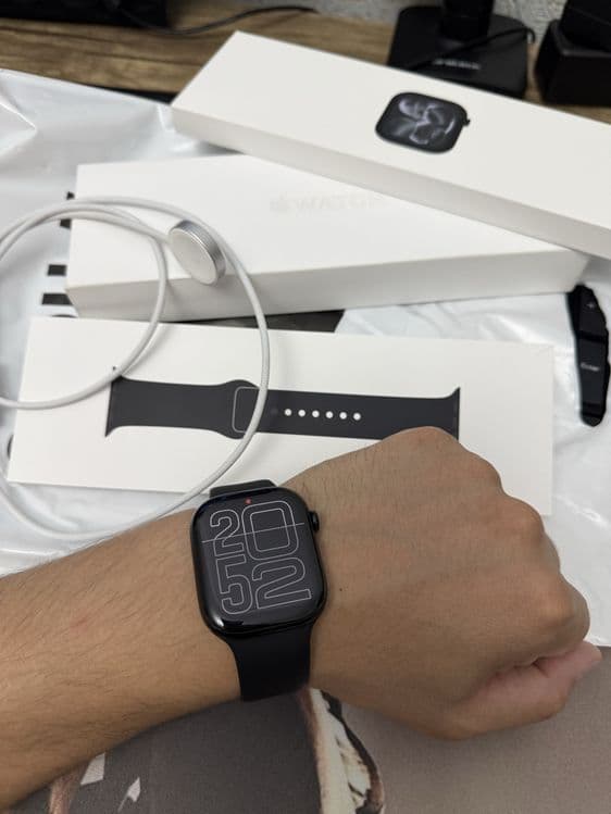Iwatch 11. 46 mm Black. — 8