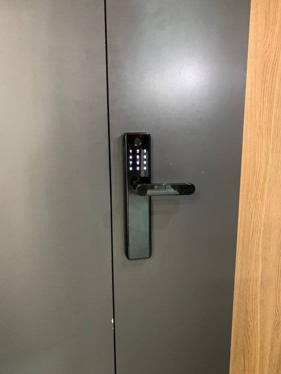 Eshik uchun aqlli smart qulflar. Умные замки. Умный замок. Aqlli zamok — 4