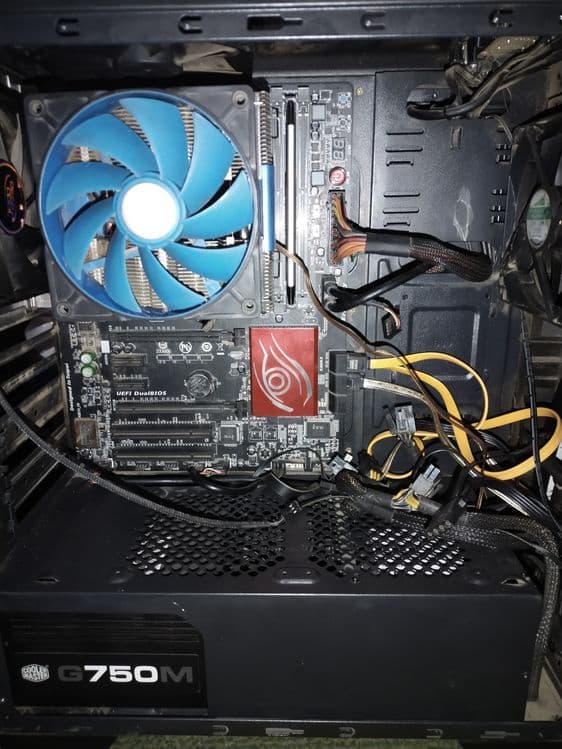 Sotladi srochna Kampyuter Core i7 — 2