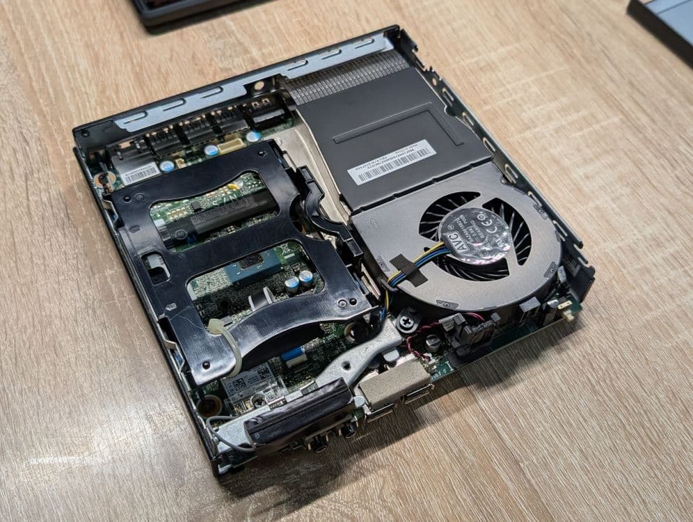 Lenovo Thinkcentre i3 7100T 8/128GB — 3