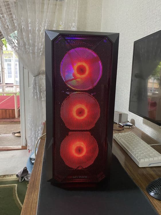 Кейс для игр и для монтажа (i3-12100F / RX 5600 XT / 16GB — 2