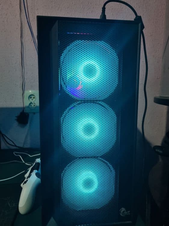 Kuchli Gaming Kompyuter + 180Hz Monitor — 4