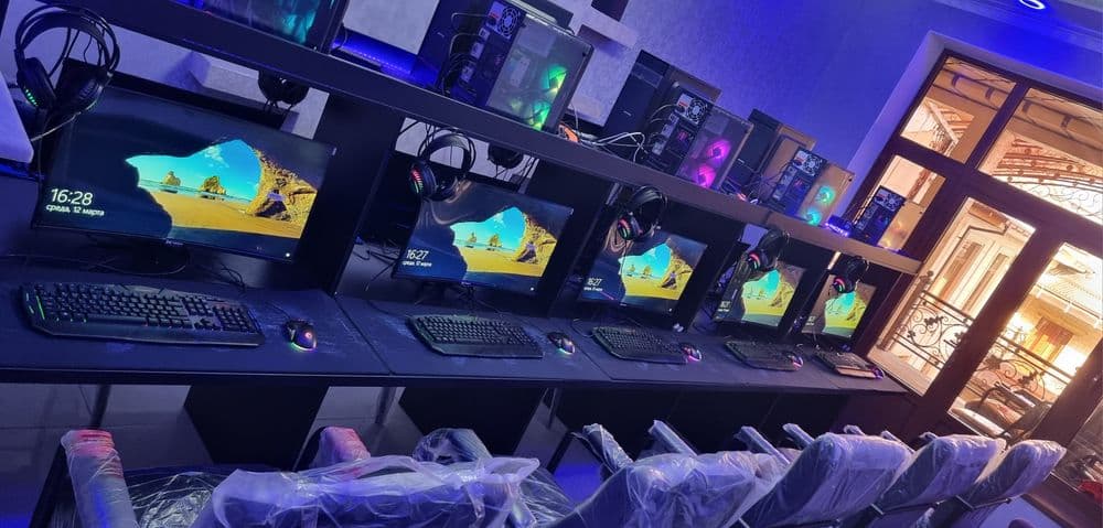 Game Club uchun 10ta igravoy kompyutrlar Sotilad Stol stulari bn — 2