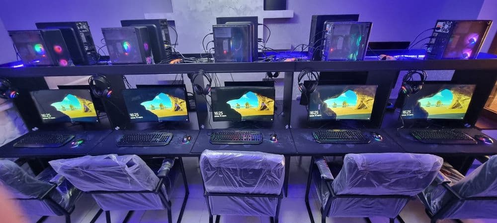 Game Club uchun 10ta igravoy kompyutrlar Sotilad Stol stulari bn — 5