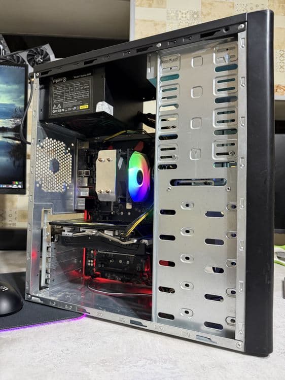 Gaming kompyuter core i5 6600k ddr4 8gb rx580 — 2