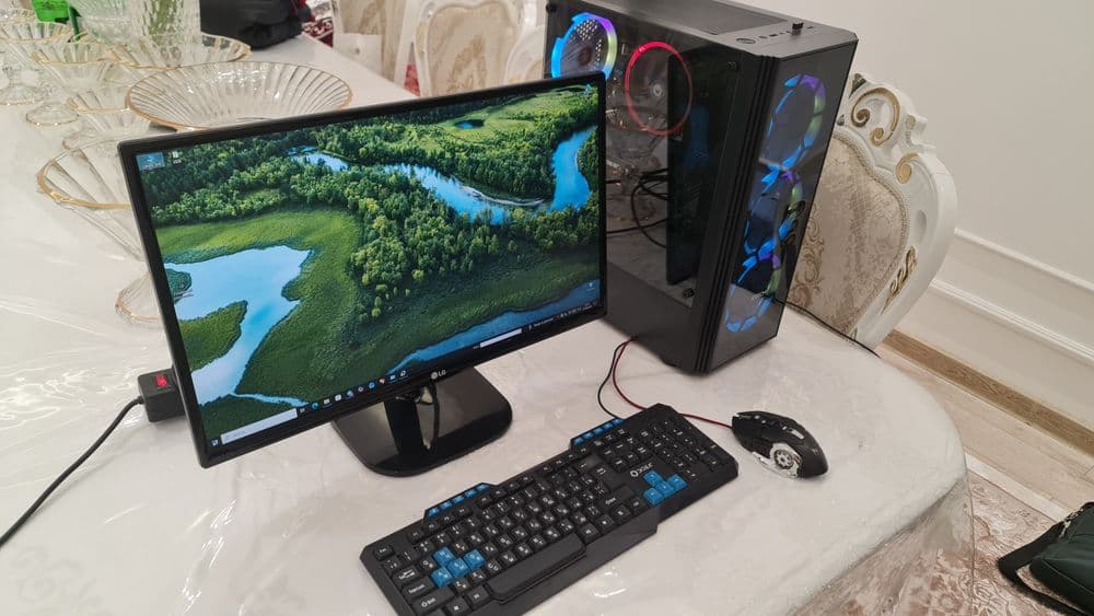 Igravoy kompyuter sotiladi. Holati a‘lo darajada. SSD. Monitor — 1