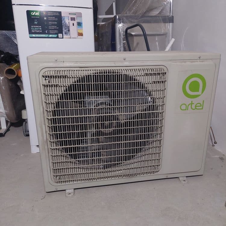 Продам Колонный Кондиционер Artel SIA1 F24HI. — 2