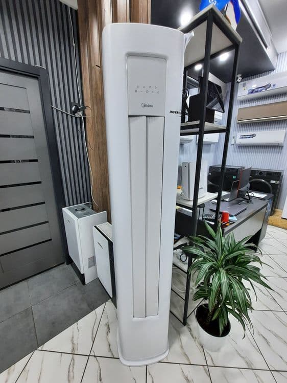 Колонный кондиционер Midea Inverter мощность 24 000 BTU — 1