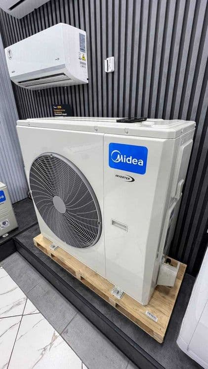 Midea колонный кондиционери FST INV — 48,000 Btu / 220V / Инвертер — 4