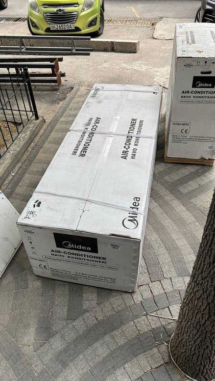 Midea колонный кондиционери FST INV — 48,000 Btu / 220V / Инвертер — 6