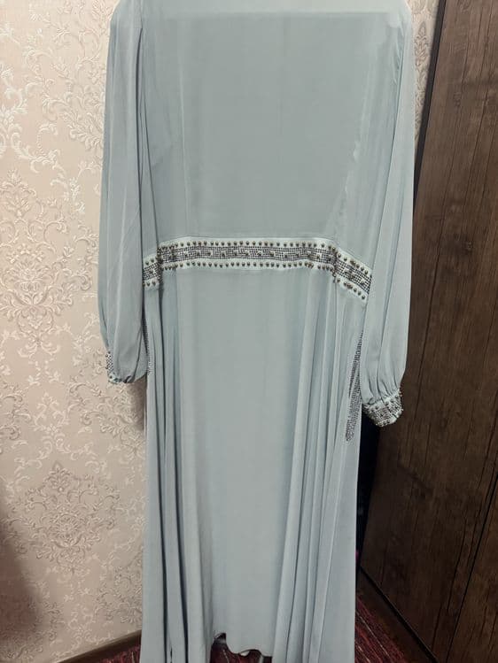 Turetskiy kamplekt vecherniy abaya. — 2