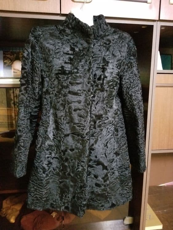 продам полкпальто каракульча — 3