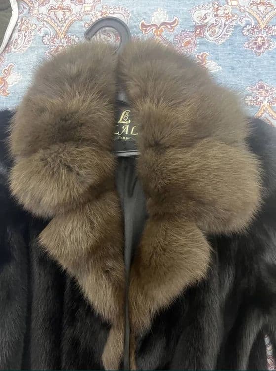 Норковая шуба с шикарным воротником из Соболя . — 3