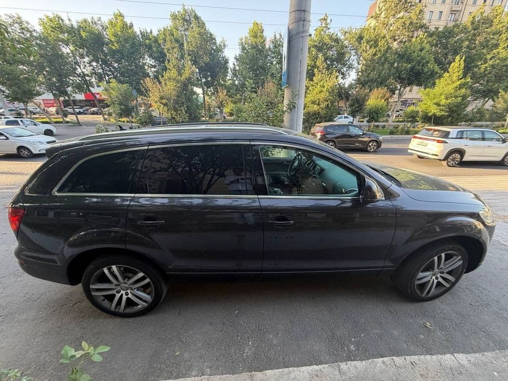 Audi Q7 (Quattro) — 4