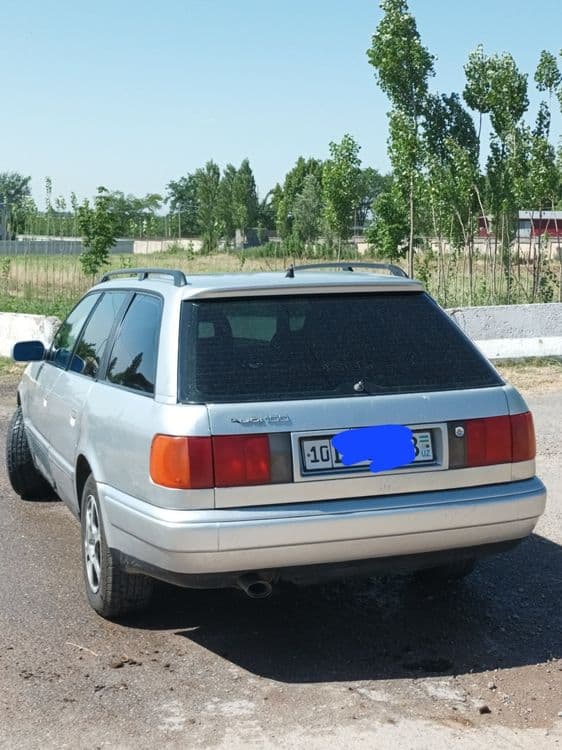 Audi C4 100 avant — 2