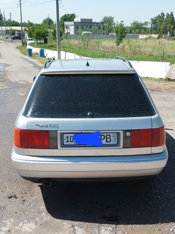 Audi C4 100 avant — 4