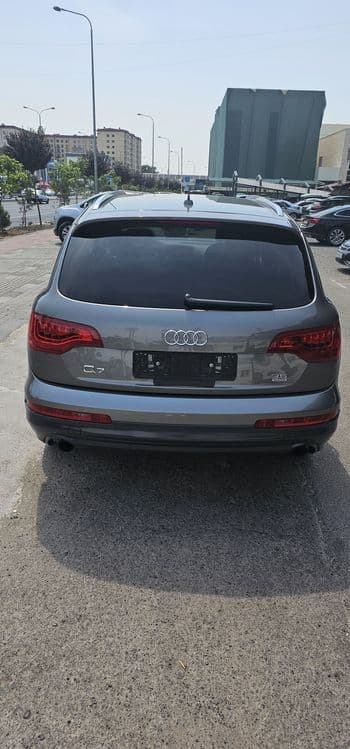 Продаётся Audi Q7 3,6л — 8