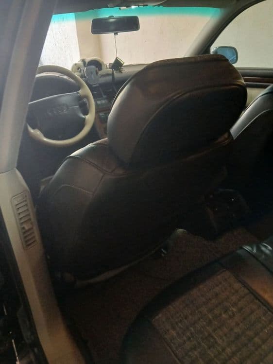 Audi A8 4.2 Quattro — 5