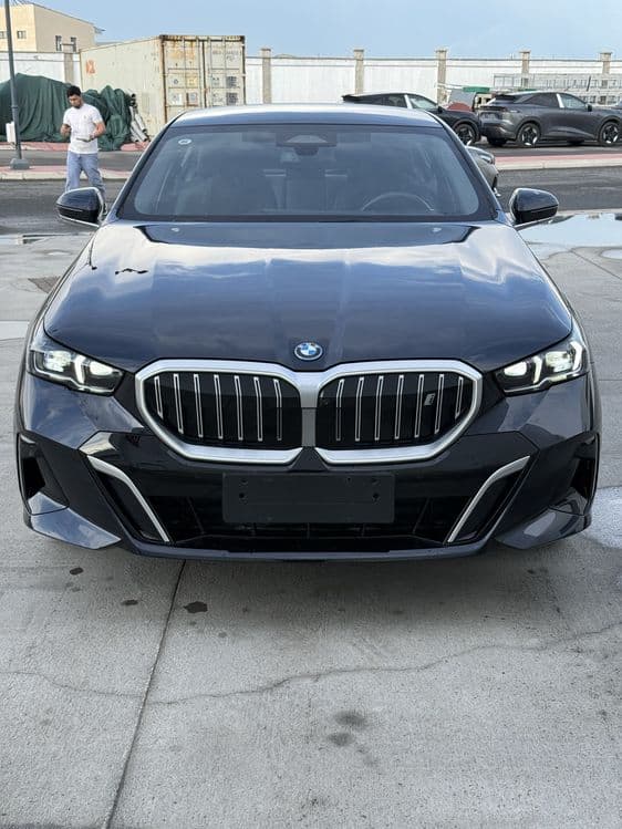 Bmw i5 40l 713km zapas xod 2025-Yil Televizor Hed up Sky lounge 360kam — 3