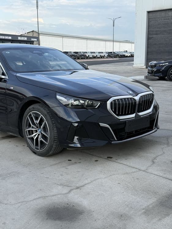 Bmw i5 40l 713km zapas xod 2025-Yil Televizor Hed up Sky lounge 360kam — 4