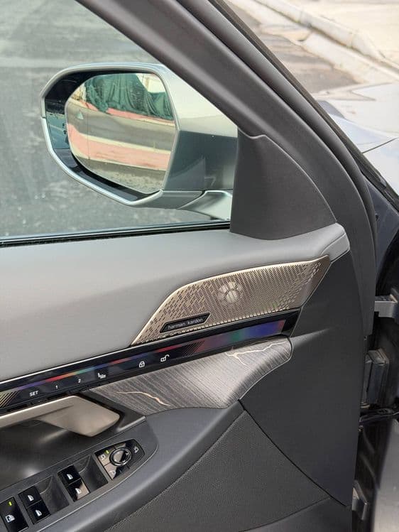Bmw i5 35L 2024-yil 23min probeg +dop option kraskasi tozza — 3