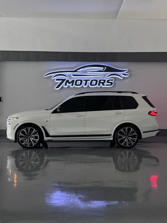 BMW X7 xDrive 40i — 7