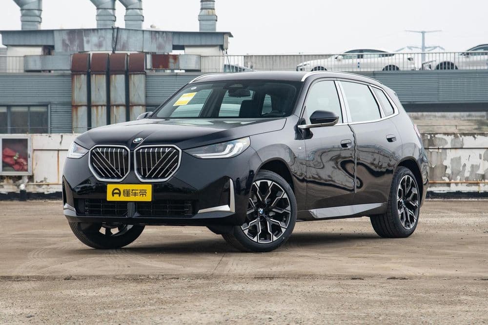 BMW X3 xDrive 30L, 2025 model — 1