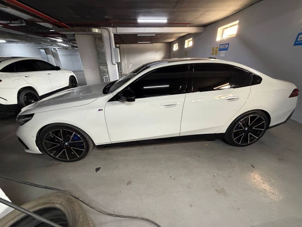 BMW 530i xDrive 2024 — 2