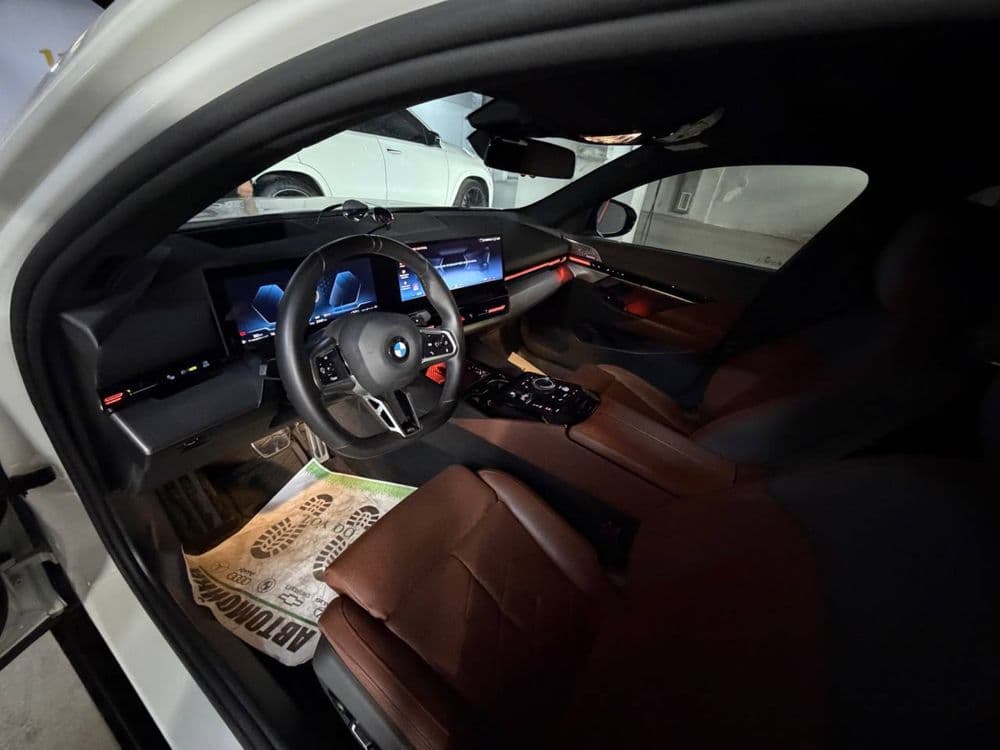 BMW 530i xDrive 2024 — 5