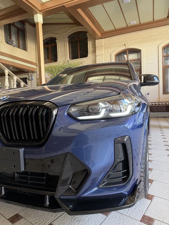 BMW iX3M Black edition — 3