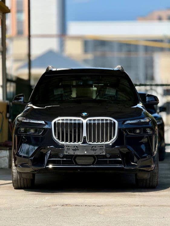 Bmw x7 M 40i xdrive 2026 carbon — 3