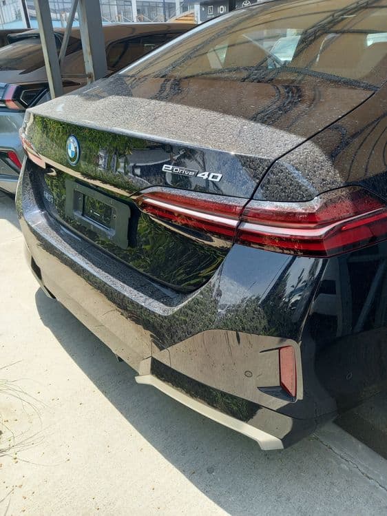 BMW i5 40L Dop opsion 2025 yil (710km) — 2