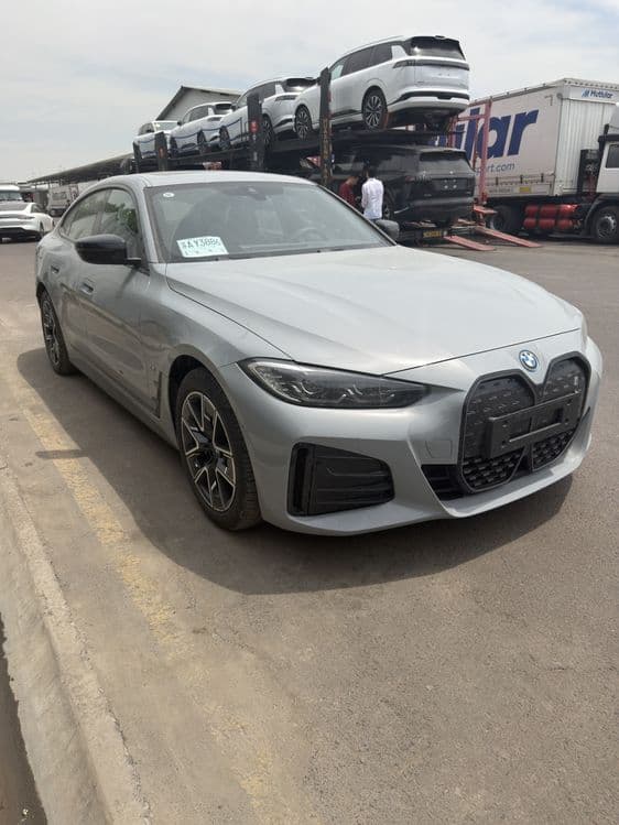 BMW i4 40L M-Sport — 4