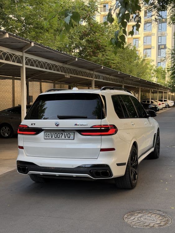Bmw x7 m60 2023 full — 3