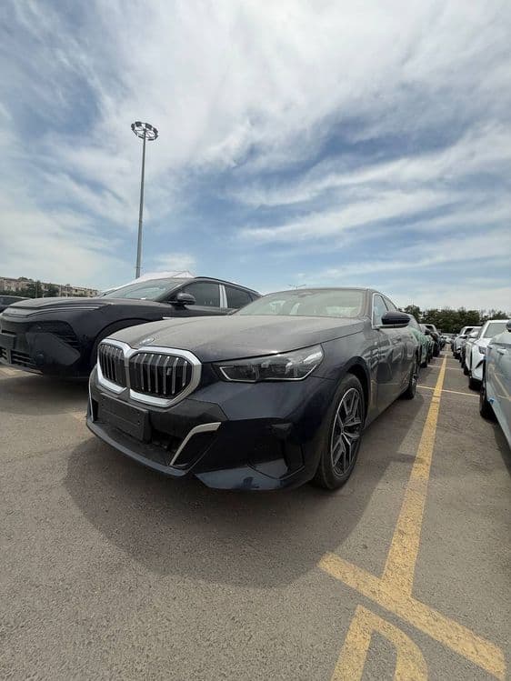 Bmw i5 35L 2025 toza — 1