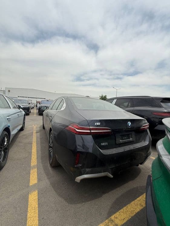 Bmw i5 35L 2025 toza — 3