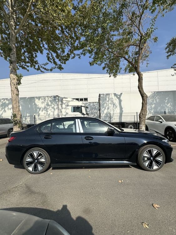 BMW i3 40L Night Sport 2025 в наличаи от Terra Auto — 3