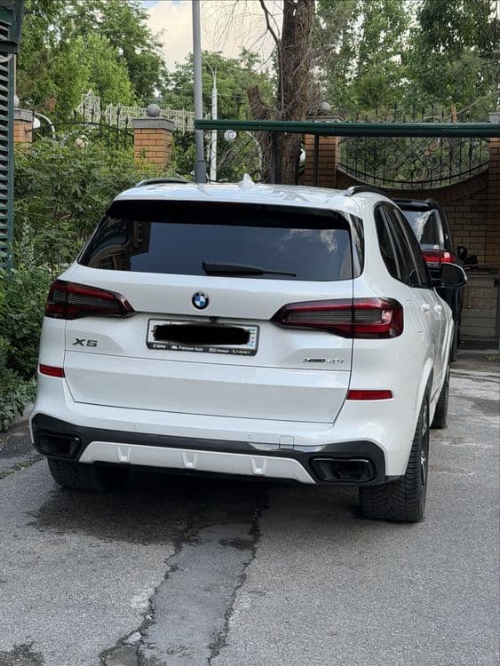 X5 X drive 40i 2022-yil. — 2