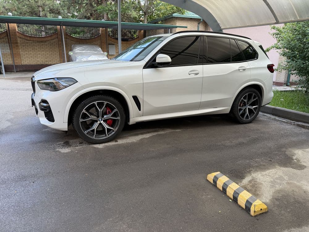 X5 X drive 40i 2022-yil. — 3